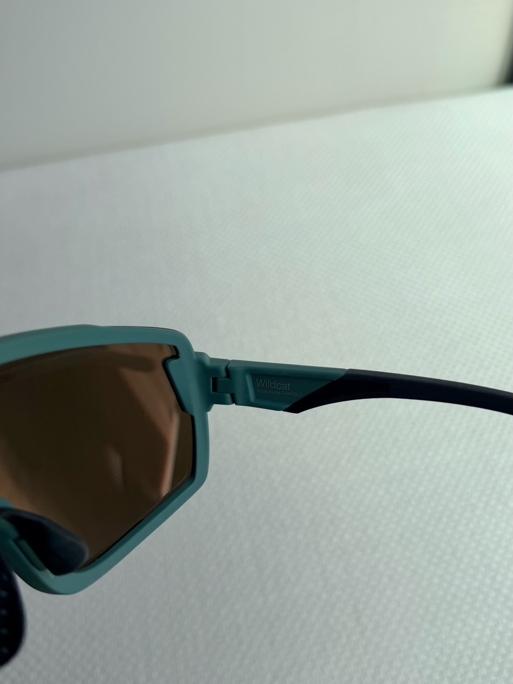 SMITH Wildcat Sunglasses w/ChromaPop Shield Lens-Matte Alpine Green & Rose Gold - Picture 3 of 7